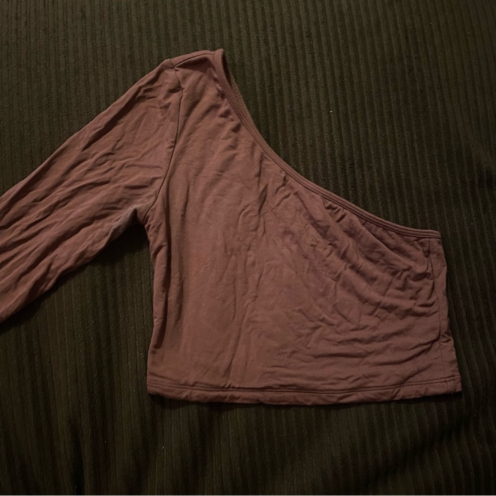 brown one shoulder long sleeve crop top